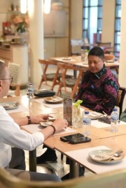 Wujudkan Pendidikan Merata di Pulau, Munafri Bahas dengan Kementerian Sosial