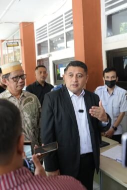 Pantau Verifikasi SPMB 2026, Wali Kota Munafri Tegaskan Tak Ada Ruang untuk Titipan dan Calo