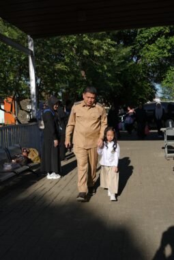Wali Kota Appi Beri Teladan GAMAS, Antar Anak di Hari Pertama Sekolah dan Pantau MPLS di SD-SMP