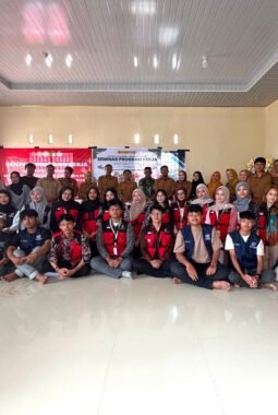 Seminar KKN-PK 69 Unhas di Desa Compong Perkuat Kolaborasi Wujudkan Program Kesehatan Masyarakat